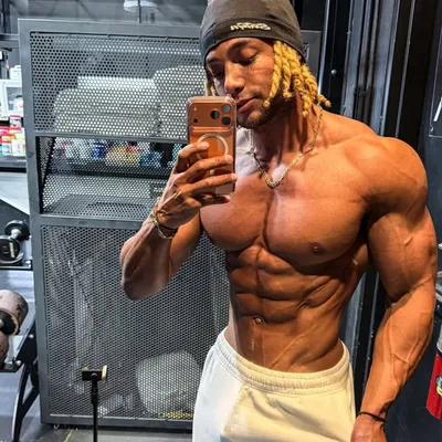 KYLE MULLEN profile