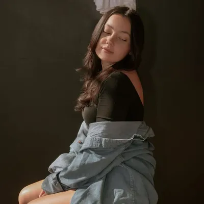 Kylie Jones profile