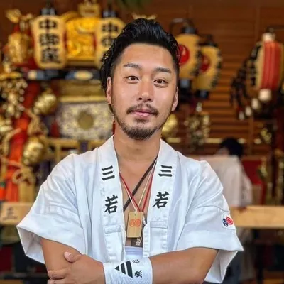 ๐๐ฌ๐ข๐ง๐ข ๐๐ก๐ฆ๐๐๐๐ฅ profile