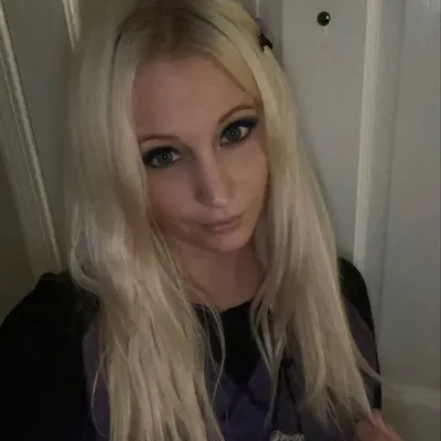 Lauren Bleszinski profile