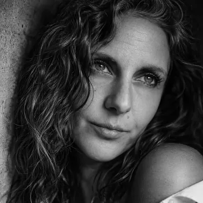 La Jen profile
