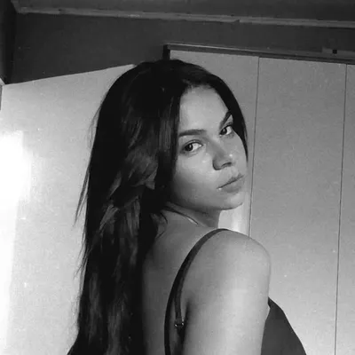Laura Bernardes profile