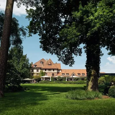 La Butte aux Bois | ★★★★★ superior| Michelin Key🗝 profile