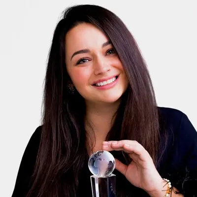 Лада Красикова |SMM. Нейросети для маркетинга, контента и жизни profile