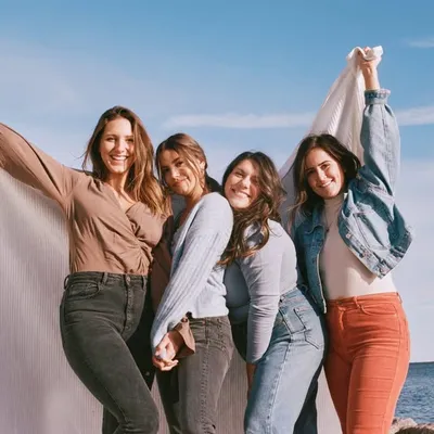 Julia.Carrie.Tess.Kara profile