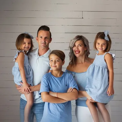 La Familia J profile