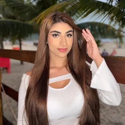 laura tracana profile