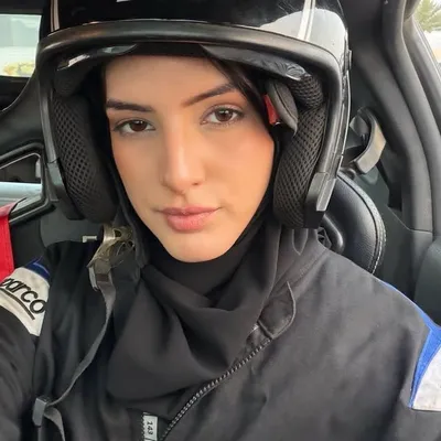 Ayesha Khan Lodhi profile