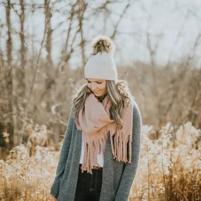 Tara | Lakeside Knits co profile