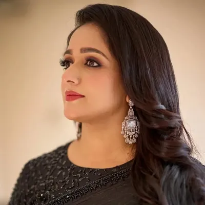 Laksyah - Kavya Madhavan profile