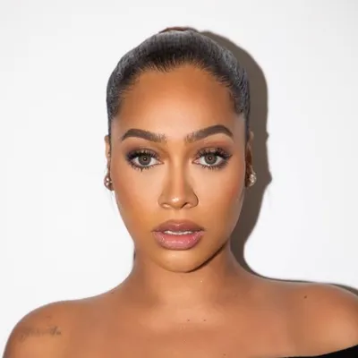 LA LA profile