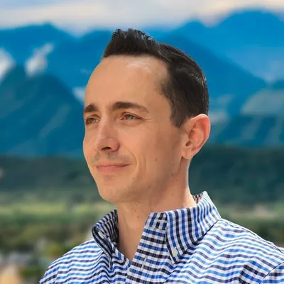 Lalo Leal profile