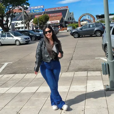 Laυra Galván💚 profile