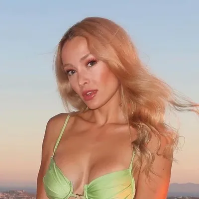 LARA ALEXA profile