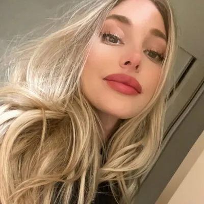 Lara Lopez profile