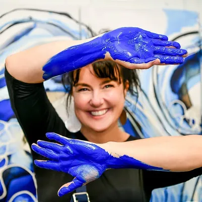 Lara Scolari Artist profile
