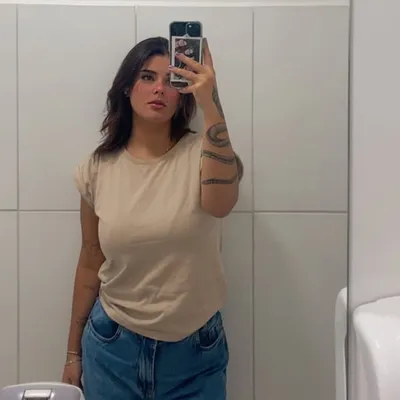 Larissa Martins profile