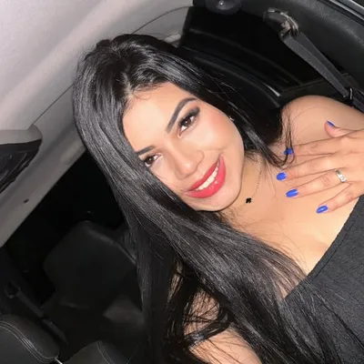 Larissa Machado profile