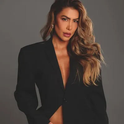 LARISSA LAHW profile