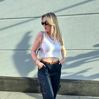 Larissa profile
