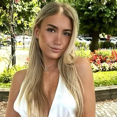 Larissa profile