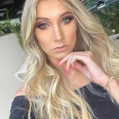 Larissa Reinhold profile
