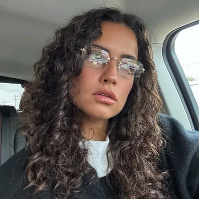 Larissa profile