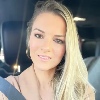 Victoria Larson profile