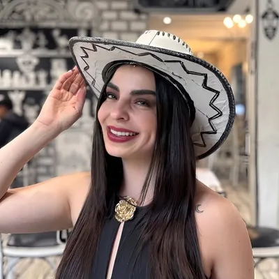 Andrea Cobo • Travel Creator ✈️ profile