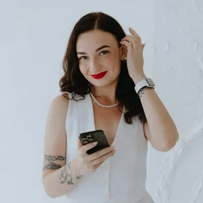 ANNA LASTOVSKA profile