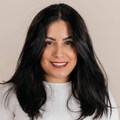 Karen Vidangos profile
