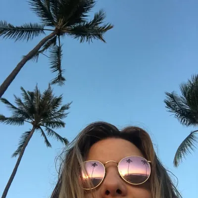 Laura Capon profile
