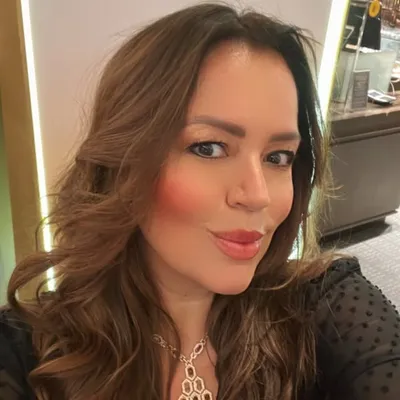 Laura Herrera profile