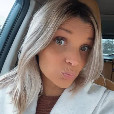 Laura T profile