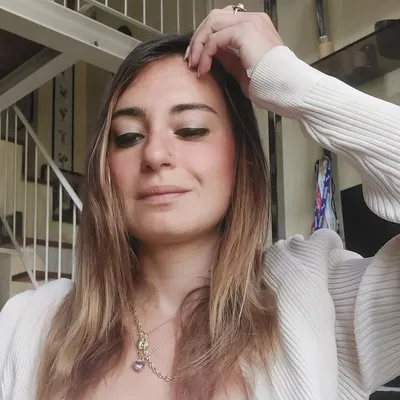 Laura profile