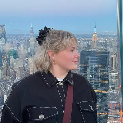 Laura profile