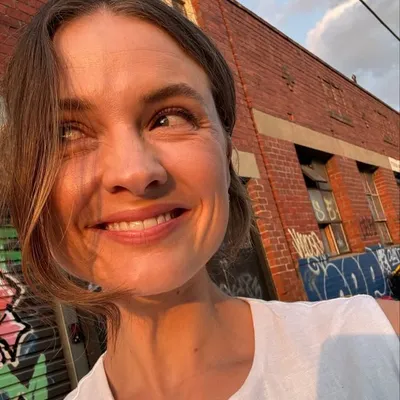 Laura Henshaw profile