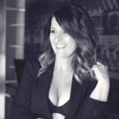 Laura Fa profile