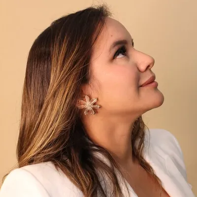 Laura Patricia's Ruiz profile