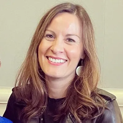 Laura Clark profile