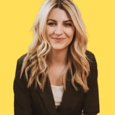 Laura Ridgers • Social Media Tips and Strategy profile