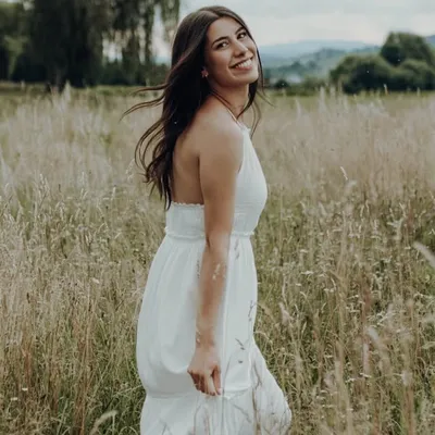 Laura Maria profile