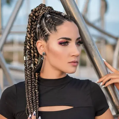 Laura Martinez profile