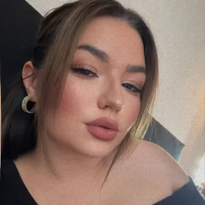 Laura𩵠profile