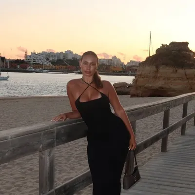 Laura profile