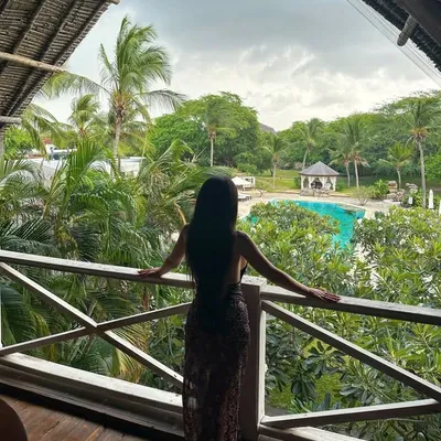 Laura profile