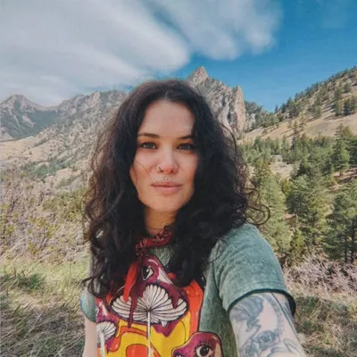 Laura Joplin, LMSW • therapeutic witch + yoga teacher profile