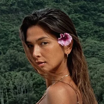 Laura Elizabeth Woo profile