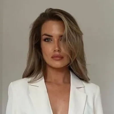 Laura Stanford profile