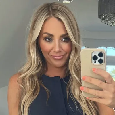 Laura Farr | High Street Fashion & Styling profile